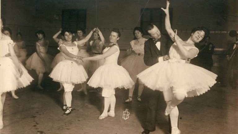 Az Operaház balerinái 1902-ben - forrás: Operaház Emlékgyűjtemény