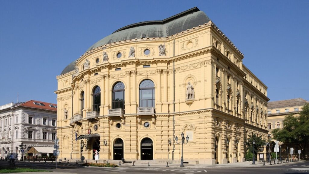 A Szegedi Nemzeti Színház épülete - forrás: Wikipedia