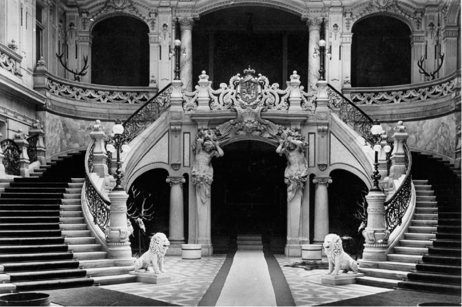 A József főhercegi palota díszlépcsőháza 1940 körül - forrás: Schöffer fotó BTM, Kiscelli Múzeum, fényképtár