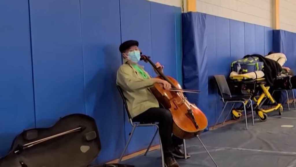 Yo-Yo Ma rögtönzött koncertje - forrás: Youtube