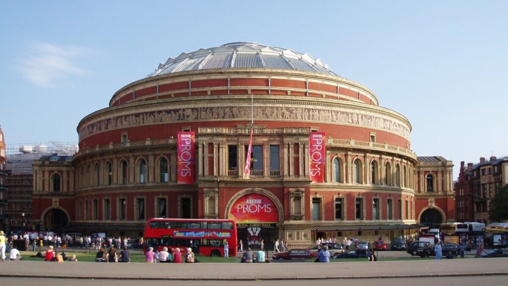 A Royal Albert Hall kívülről a 2008-as BBC Proms idején