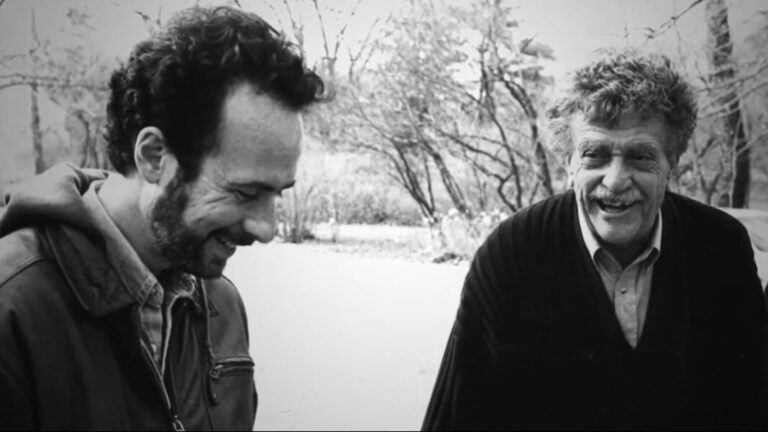 Robert Weide és Kurt Vonnegut a dokumentumfilmben - forrás: Youtube