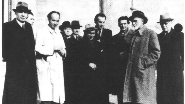 Kodály Zoltán pécsi művészek társaságában 1945. október 21-én