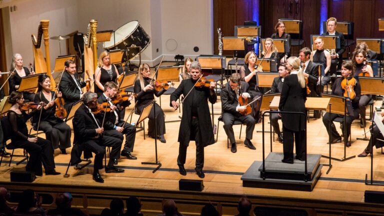 Kelemen Barnabás, Anu Tali és a Royal Philharmonic Orchestra - fotó: Bartha Botond / Liszt Intézet – Londoni Magyar Kulturális Központ