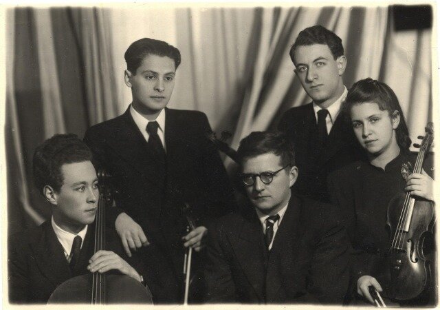 A Borodin-kvartett Sosztakoviccsal,, a kép jobb szélén Barshai és első felesége - forrás Tumbral.com