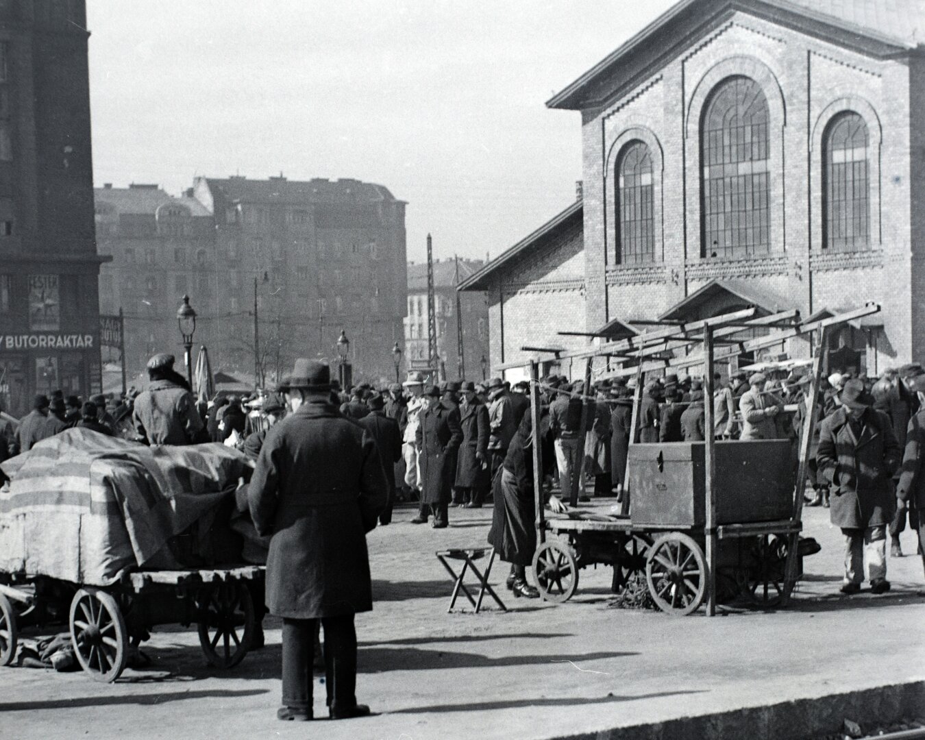 A Fiumei út a Teleki László térnél, 1940 - Forrás: Fortepan/Vaskapu utca (részlet)