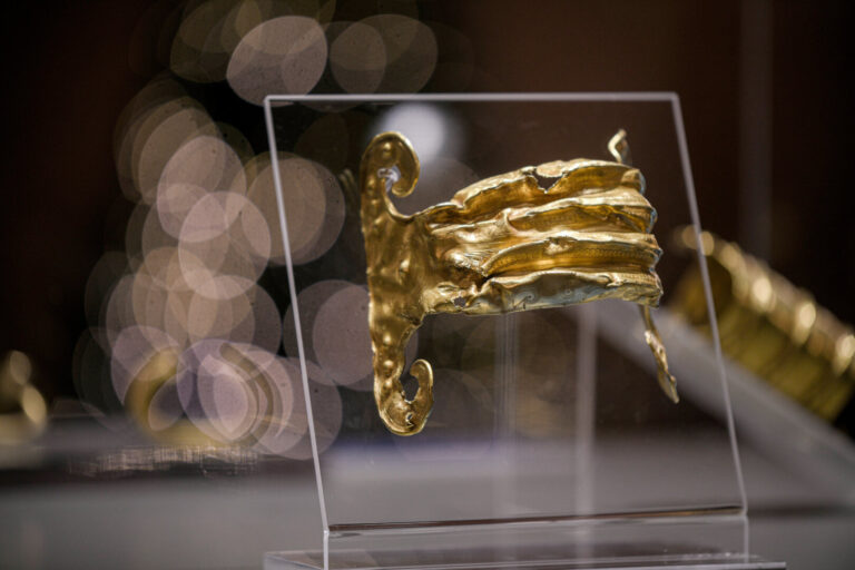 3500 éves arany karperec - forrás: Magyar Nemzeti Múzeum