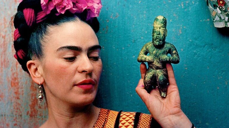 Fotó: Nickolas Muray: Frida Kahlo © Frida Kahlo Museum/Nickolas Muray Archives