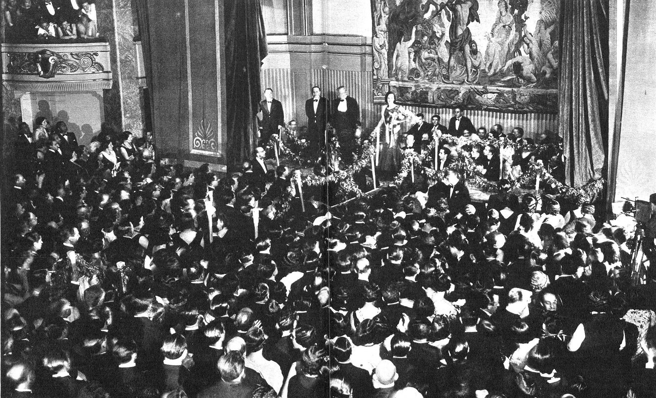 Miss Európa választásra hatalmas közönség gyűlt össze a Círculo de Bellas Artesben - Forrás: Mundo Gráfico, 1933.05.31.