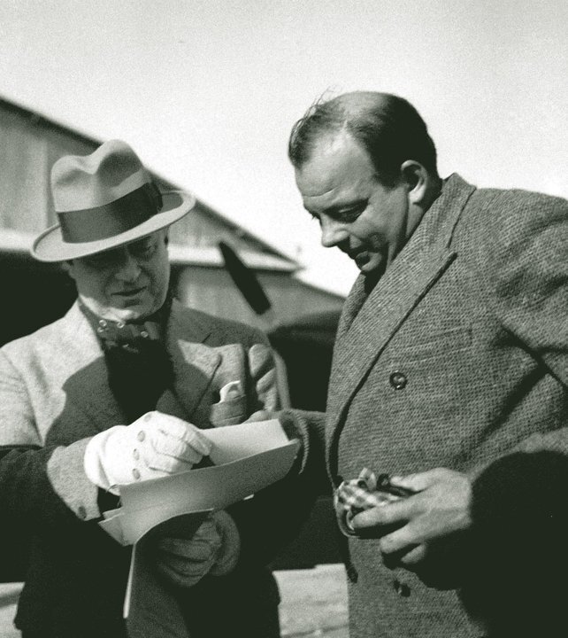 Saint-Exupéry és Marcel Peyrouton Tuniszban 1935-ben - forrás: wikipedia