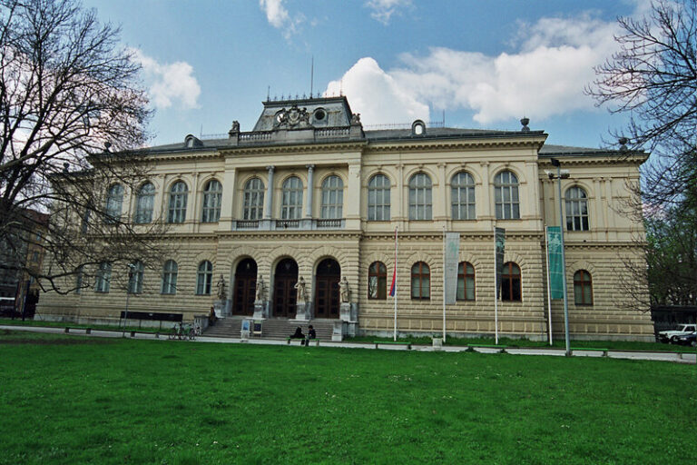 Szlovén Nemzeti Múzeum - forrás: Wikipédia