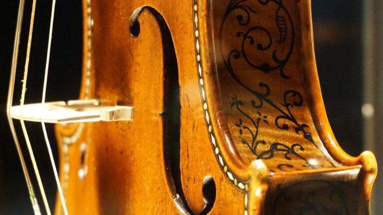 Hellier Stradivari - forrás: Asia's Atlas blog