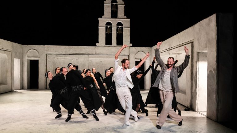 A Pécsi Balett: Zorba című előadása - fotó: Juhász Éva