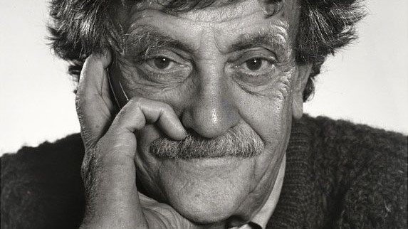 Kurt Vonnegut 1990-ben - forrás: Yousuf Karsh / National Portrait Gallery
