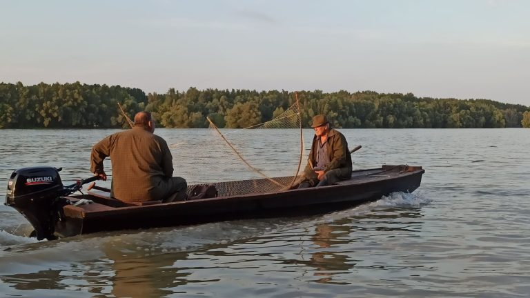 A dobóháló – kisszerszámos halászat Baján című alkotás