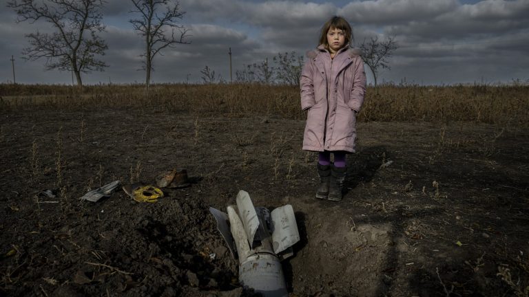 Emberábrázolás-portré (egyedi) 2. díj - A pokol kertje (Biljaivka, Herszon régió, Ukrajna, 2022.11.10) - fotó: Hajdú D. András