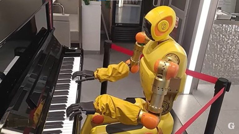 A zongorázó robot - forrás: youtube