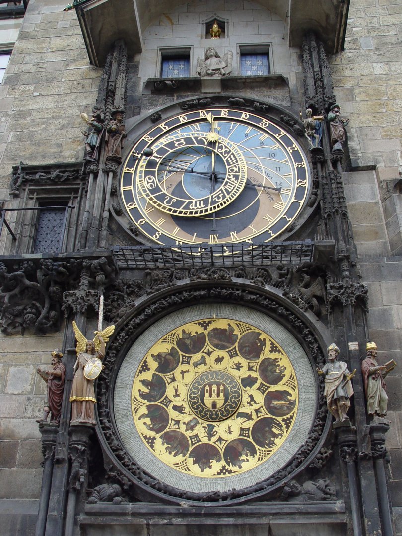 A híres prágai toronyóra, az Orloj - forrás: wikipedia