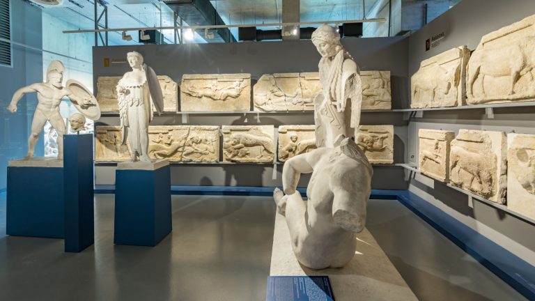 A Szépművészeti Múzeum Országos Múzeumi Raktározási és Restaurálási Központjában látható szobormásolat-gyűjteményének kiállítása - forrás: Szépművészeti Múzeum