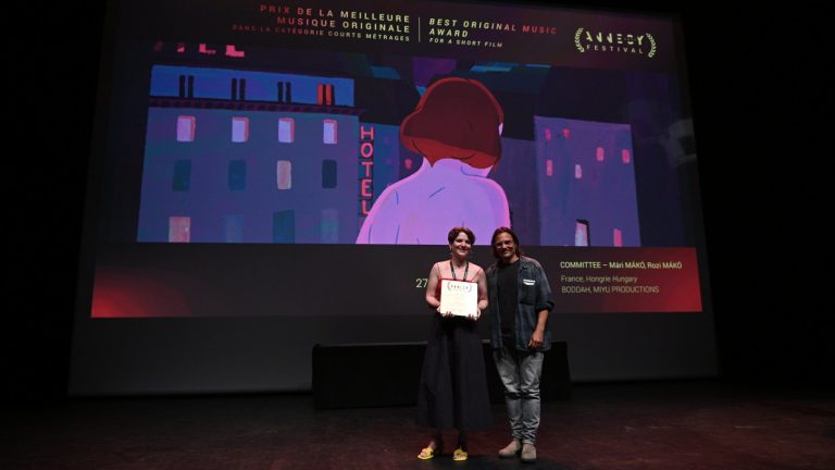 A film rendezője, Budai Flóra Anna vette át Mákó Mári és Mákó Rozi nevében a díjat - forrás: ANNECY FESTIVAL/L. Gouttenoire