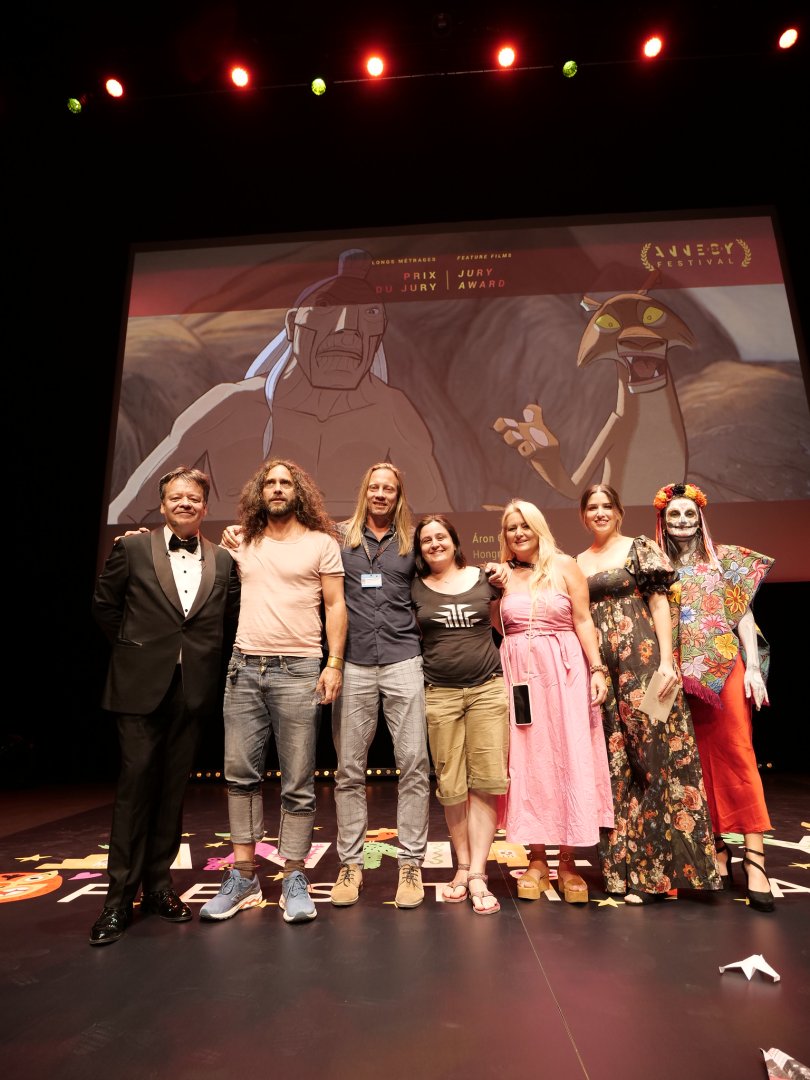 A Kojot négy élete alkotói gárdája a díj átvételekor - forrás: ANNECY FESTIVAL/G. Piel