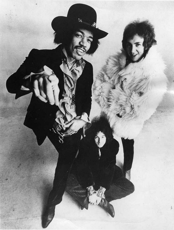 Hendrix és az Experience (Noel Redding and Mitch Mitchell) 1968-ban - forrás: wikipedia