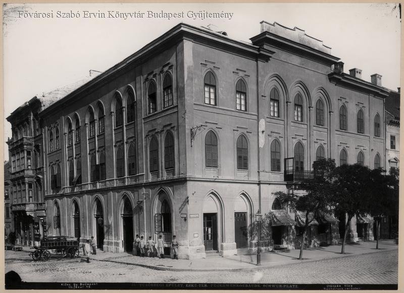 A Belvárosi Plébánia egykori épülete (1894 k.) - forrás: Klösz György felvétele. FSZEK Budapest Gyűjtemény
