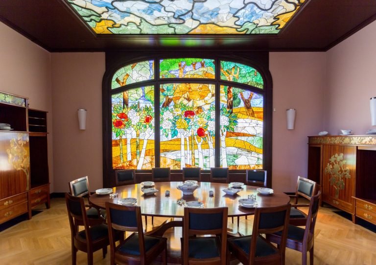 A tiszadobi kastély ikonikus szecessziós ebédlője – forrás: nof.hu