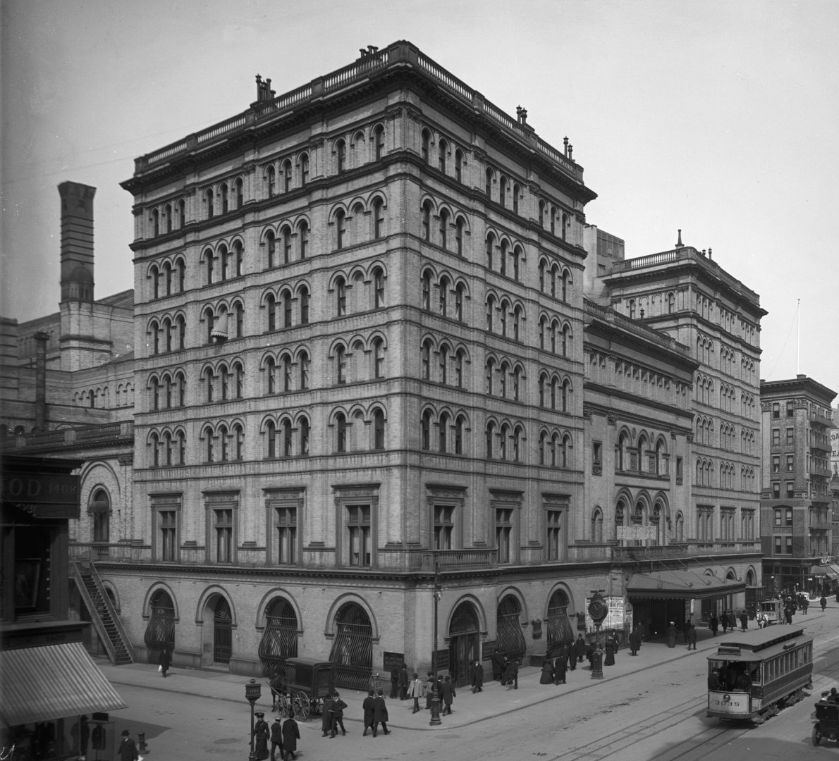 A Metropolitan Opera House New Yorkban, 1905-ben - forrás: wikipedia