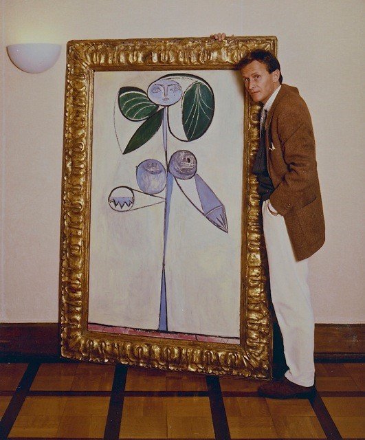 Thomas Ammann Pablo Picasso La Femme Fleur című festményével zürichi galériájában, 1989