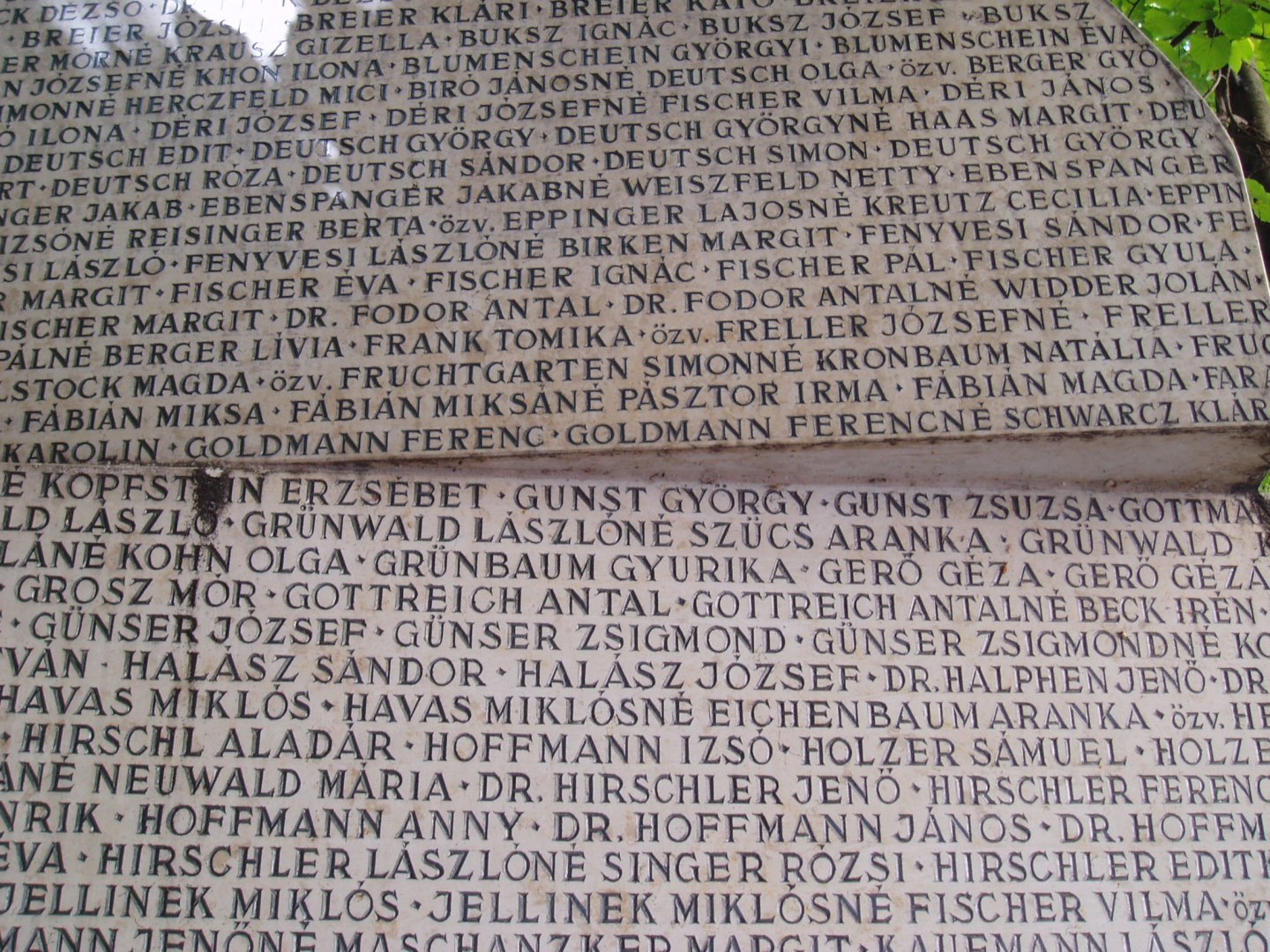 Holokauszt-emlékmű a nagykanizsai zsinagóga udvarán - fotó: Kocsis Katalin / Kataliszt