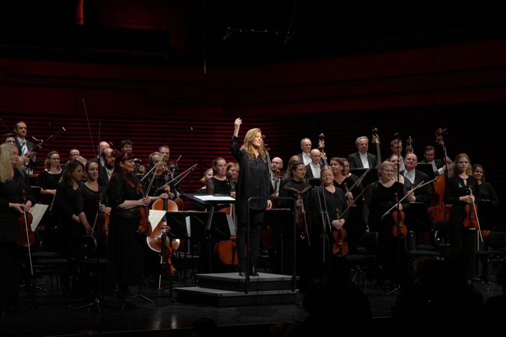 Barbara Hannigan & Iceland Symphony Orchestra in 2023 (photo credit: Leifur Wilberg)