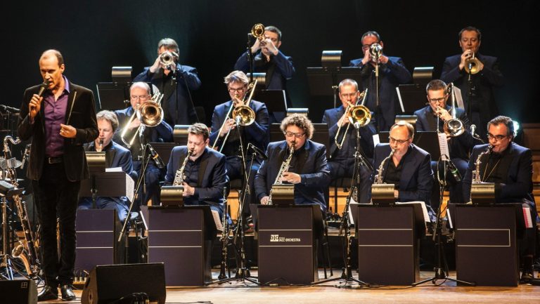 Brussels Jazz Orchestra és David Linx - forrás: Müpa