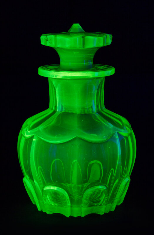 Uránüveg Illatszeres üveg - Csehország - IM