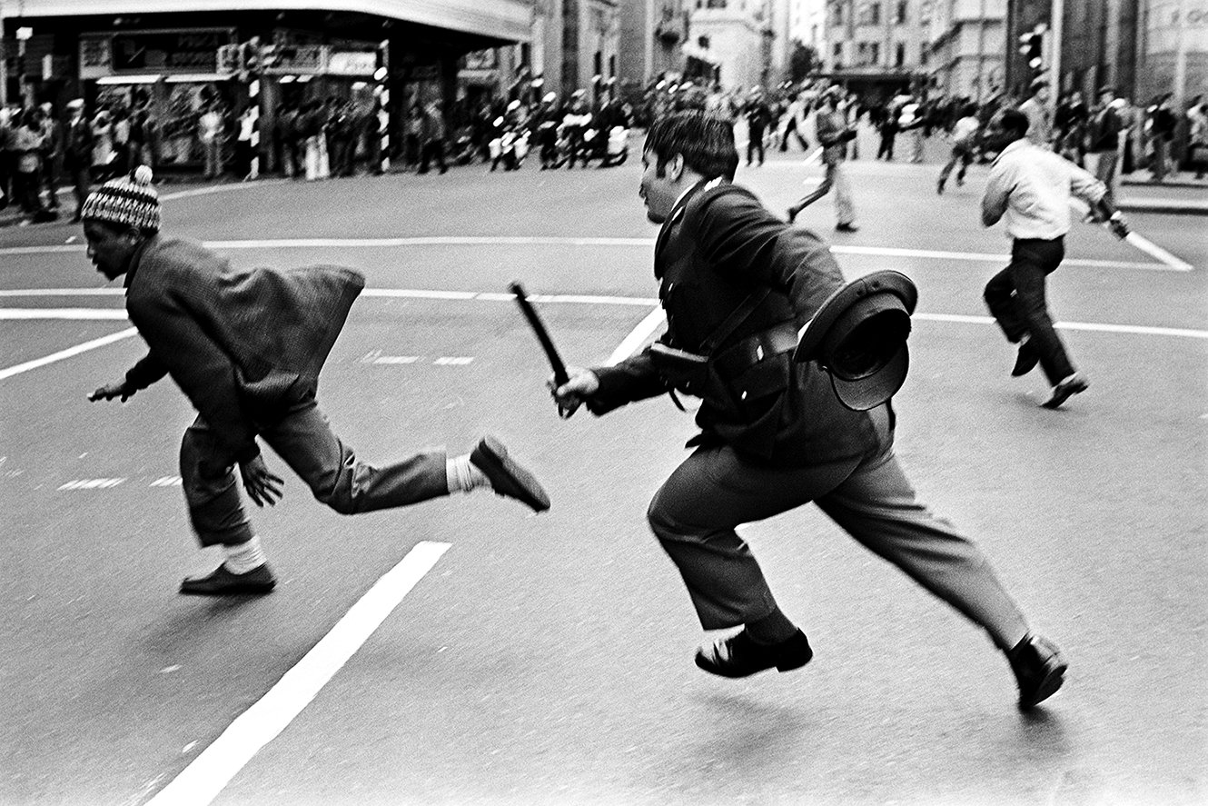 Apartheid-ellenes tüntetés, 1985 - fotó: Juhan Kuus © Juhan Kuus Documentary Photo Centre
