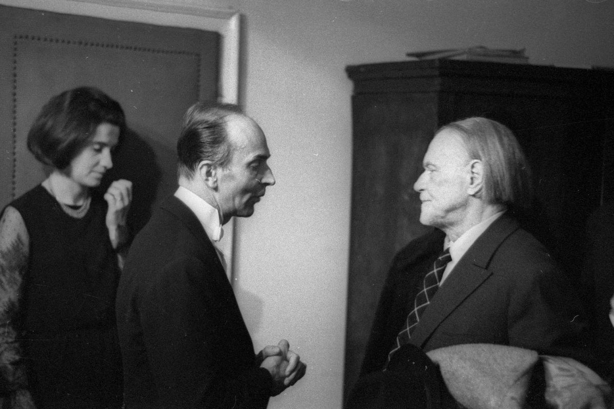 A Zeneakadémián, középen Igor Markevics szovjet karmester és zeneszerző, tőle jobbra Kodály Zoltán (1964)