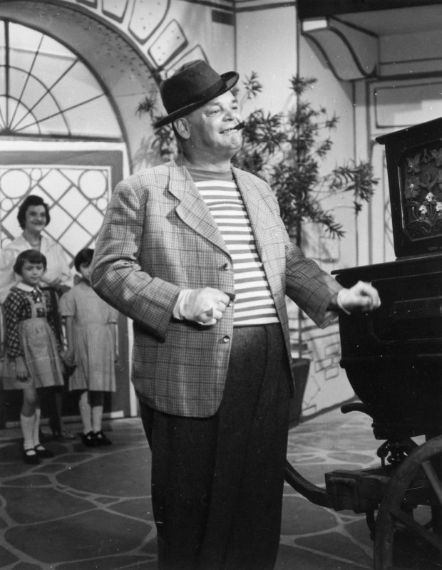 Kazal László – jelenet az MTV 1963. szilveszteri műsorában sugározott, Slágermúzeum című revüfilmből