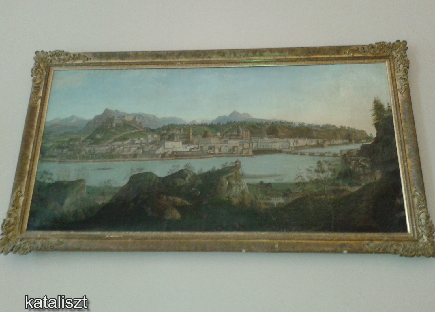 Festmény a Márványterem bejáratánál: régi Salzburg 