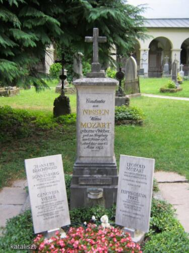 A Mozart- (igazából Nissen-) sír Salzburgban - fotó: Kocsis Katalin / Kataliszt