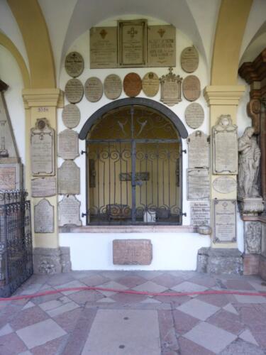 A Komunengruft, ide temették Leopold Mozartot Salzburgban - forrás: commons.wikimedia.org
