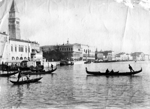 1900, Olaszország, Velence, Canal Grande, balra a a Szent Márk székesegyház harangtornya